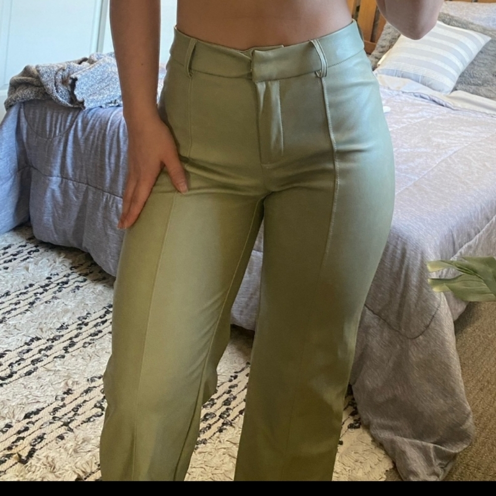 NWT green leather straight leg pants - Picture 6 of 6